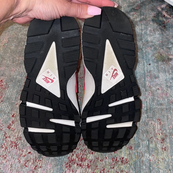Great condition WMNS Nike Huarache Run - Size 9 - Picture 5 of 14